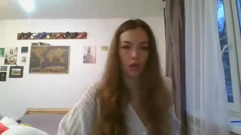 glitter_doll online show from March 1, 2:44 pm