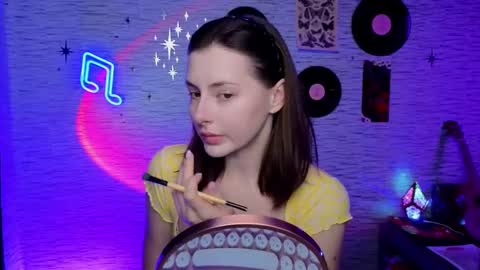 Snapshot of glo_lo chatting on February 26, 6:40 am Bye everybody Ill be online Monday December 2nd Saturday and Sunday off online show from February 26, 6:40 am