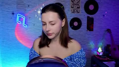 Snapshot of glo_lo chatting on February 24, 8:04 am Bye everybody Ill be online Monday December 2nd Saturday and Sunday off online show from February 24, 8:04 am