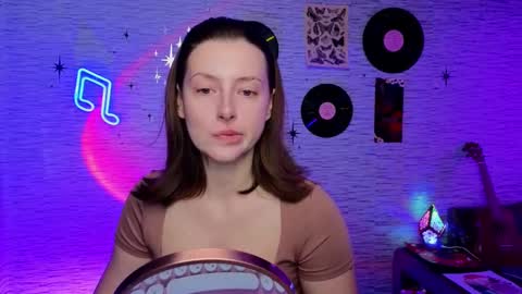 Snapshot of glo_lo chatting on February 18, 6:59 am Bye everybody Ill be online Monday December 2nd Saturday and Sunday off online show from February 18, 6:59 am