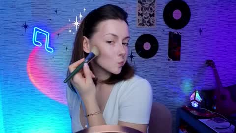 Snapshot of glo_lo chatting on March 6, 6:41 am Bye everybody Ill be online Monday December 2nd Saturday and Sunday off online show from March 6, 6:41 am