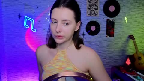 Snapshot of glo_lo chatting on February 6, 5:46 am Bye everybody Ill be online Monday December 2nd Saturday and Sunday off online show from February 6, 5:46 am