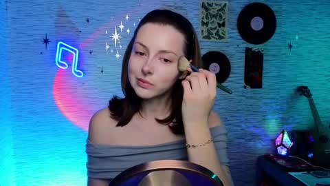 Snapshot of glo_lo chatting on March 5, 6:23 am Bye everybody Ill be online Monday December 2nd Saturday and Sunday off online show from March 5, 6:23 am