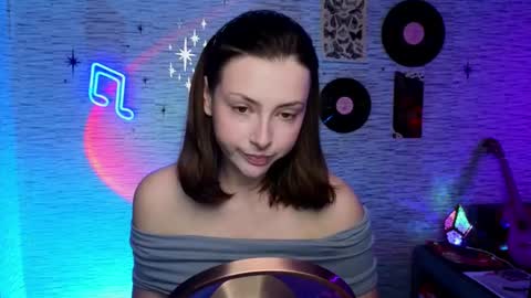 Snapshot of glo_lo chatting on March 4, 6:26 am Bye everybody Ill be online Monday December 2nd Saturday and Sunday off online show from March 4, 6:26 am