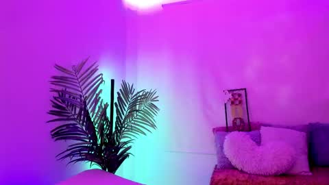 Mimi online show from October 20, 7:28 pm