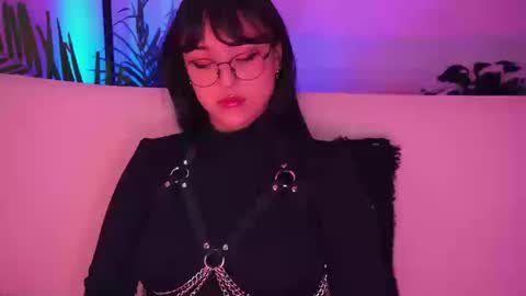 Mimi online show from March 12, 9:50 pm