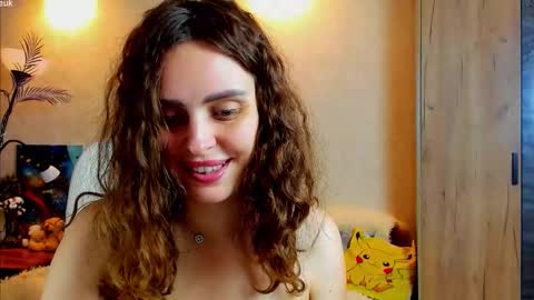 Gloria Wood online show from November 5, 8:25 pm