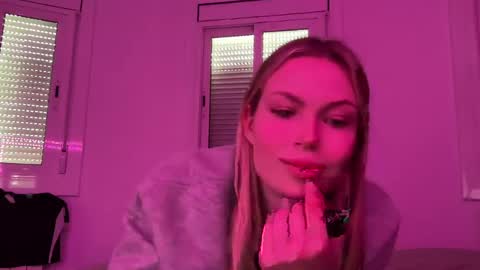 glow_angel online show from February 13, 3:46 pm