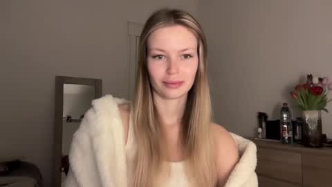 glow_angel online show from January 30, 7:04 pm