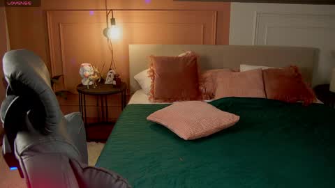 Margo online show from April 4, 1:15 am