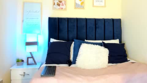 Snapshot of goddes_ahsley chatting on September 9, 2:44 am ahsley online show from September 9, 2:44 am