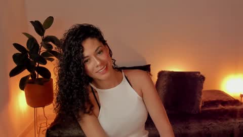Snapshot of goddes_helena chatting on December 13, 11:06 pm Elena online show from December 13, 11:06 pm