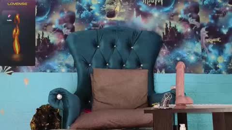 Mrs. Isabella online show from January 9, 8:30 am