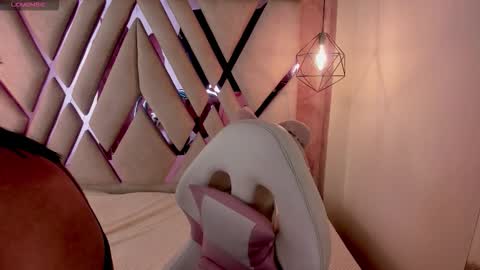 M A R T I N A  online show from February 1, 7:12 pm