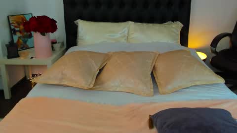 Snapshot of goddess_squirt_ chatting on October 27, 4:30 am Katrin online show from October 27, 4:30 am