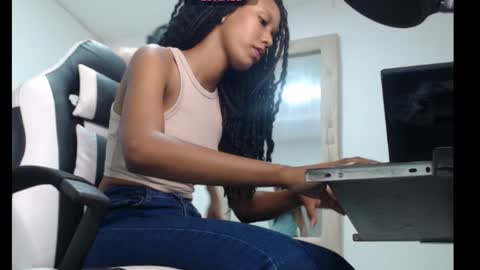 goddess_valen online show from November 1, 5:39 pm