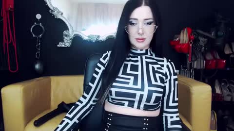 Goddess Georgia online show from December 3, 3:00 pm