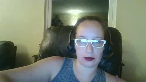 Crystal online show from November 18, 9:10 am