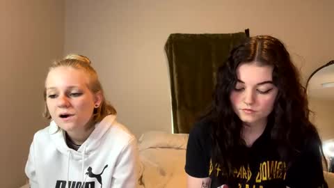 Goddess Raven online show from December 15, 4:15 pm