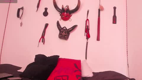 Snapshot of goddness_abril chatting on February 24, 11:41 pm Abril online show from February 24, 11:41 pm