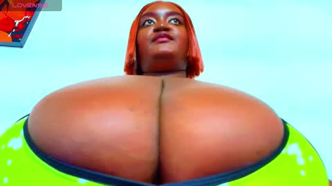 Snapshot of godessqqq chatting on September 10, 7:03 pm Godess Tracy online show from September 10, 7:03 pm