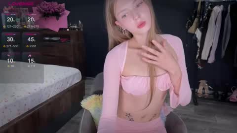 Lissandra online show from October 5, 4:45 pm