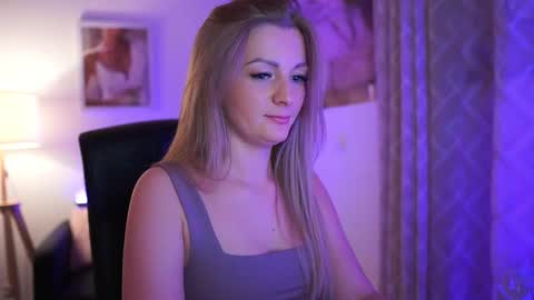 gold  blond online show from September 18, 1:42 pm