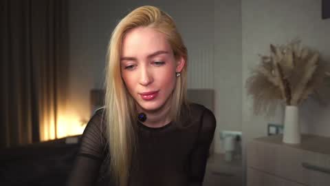 Olivia online show from January 31, 5:30 am