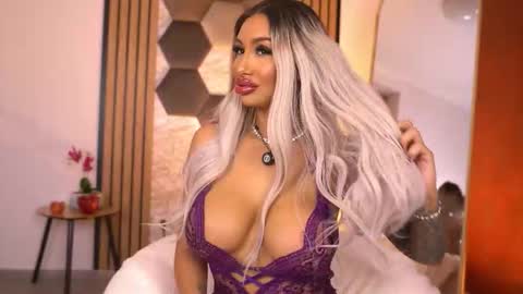 GoldenAmberX online show from February 5, 7:11 am