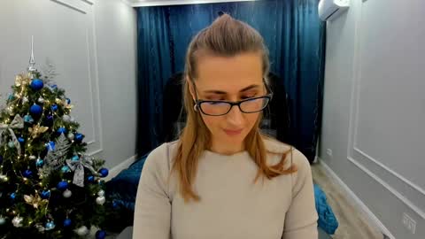 Olivia online show from December 9, 3:40 am