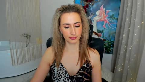 Olivia online show from December 30, 3:25 am