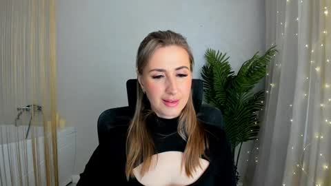 Olivia online show from January 17, 3:45 am