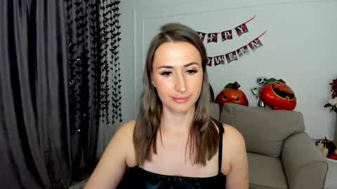 Snapshot of goldenlighte chatting on October 19, 7:49 pm Olivia online show from October 19, 7:49 pm