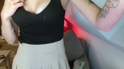 GoldieHanny online show from October 1, 5:51 pm