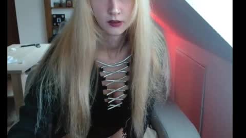 GoldieHanny online show from October 5, 2:22 pm