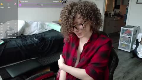 Snapshot of gomoreup chatting on February 5, 12:10 am gomoreup online show from February 5, 12:10 am