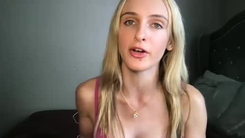 goodgirlliv online show from September 29, 9:53 pm