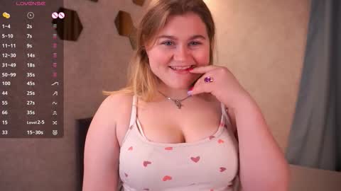 Sexy Mona 3 online show from October 29, 7:38 pm