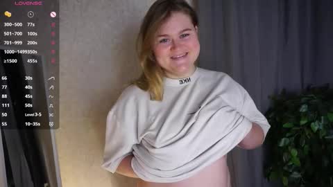 Sexy Mona 3 online show from October 1, 6:46 pm