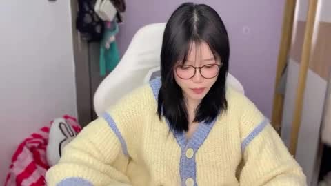 Snapshot of gorgeous_girl33 chatting on January 1, 7:20 am gorgeous girl33 online show from January 1, 7:20 am