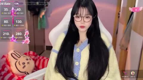 Snapshot of gorgeous_girl33 chatting on December 12, 8:21 pm gorgeous girl33 online show from December 12, 8:21 pm