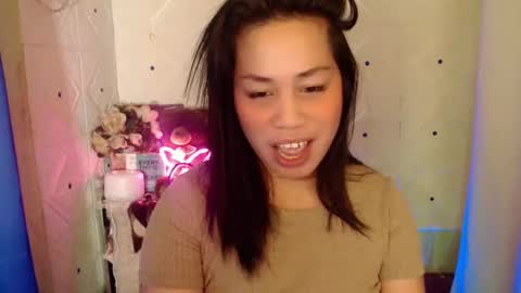 Snapshot of gorgeous_rica chatting on March 5, 10:01 pm Rica online show from March 5, 10:01 pm