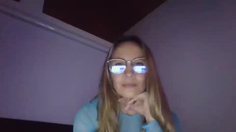 gorgeousgirl9 online show from September 16, 3:36 am