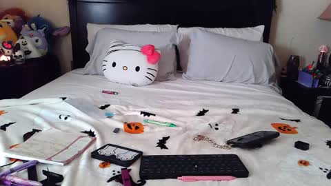 Snapshot of gothbaby305 chatting on September 30, 12:00 pm gothbaby305 online show from September 30, 12:00 pm