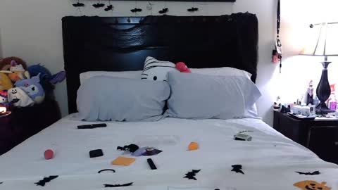 Snapshot of gothbaby305 chatting on October 7, 1:21 am gothbaby305 online show from October 7, 1:21 am