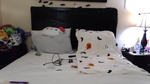 Snapshot of gothbaby305 chatting on October 2, 11:10 pm gothbaby305 online show from October 2, 11:10 pm