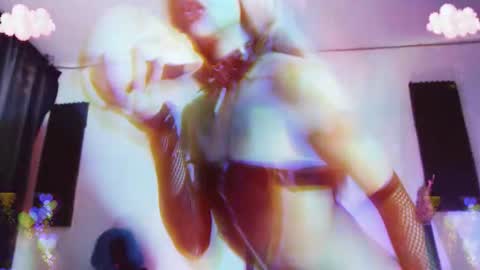 Snapshot of gothicute chatting on October 29, 3:22 am online show from October 29, 3:22 am