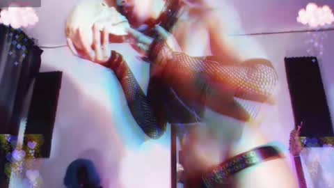 Snapshot of gothicute chatting on September 25, 4:44 am online show from September 25, 4:44 am