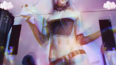 Snapshot of gothicute chatting on October 14, 12:13 am online show from October 14, 12:13 am