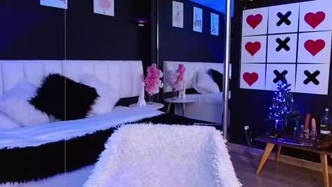 Meredith Alessandra online show from December 11, 4:28 am